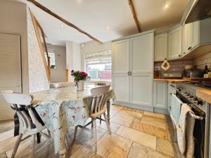 Kitchen Diner- click for photo gallery